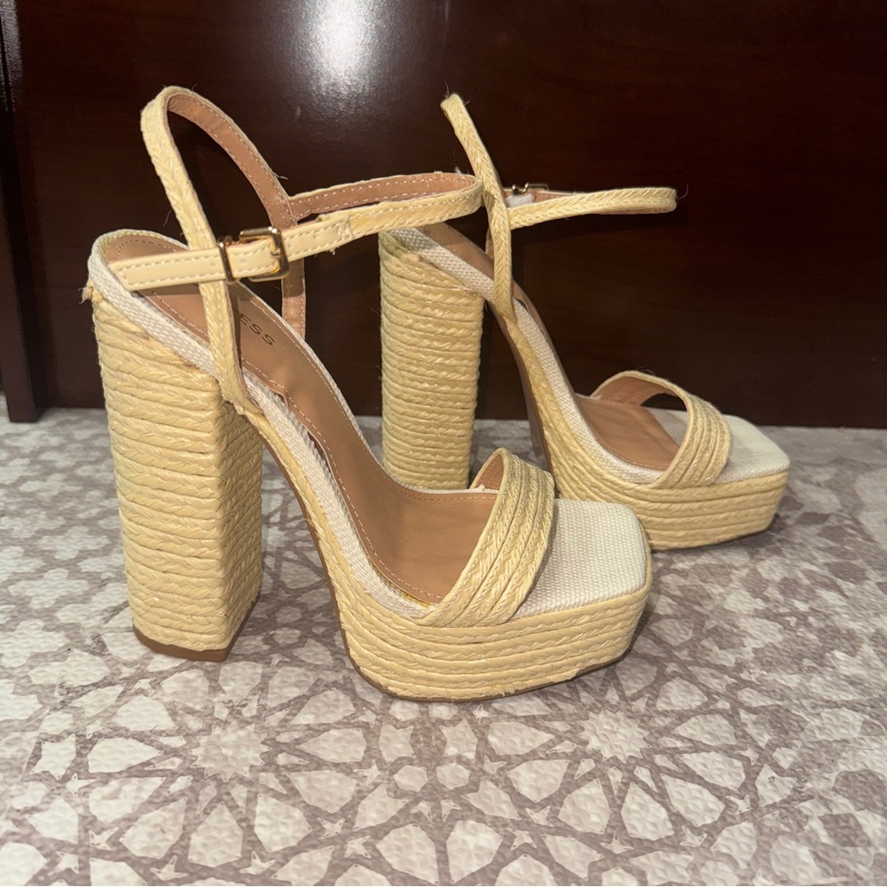 Express platform heels - Picture 2 of 7